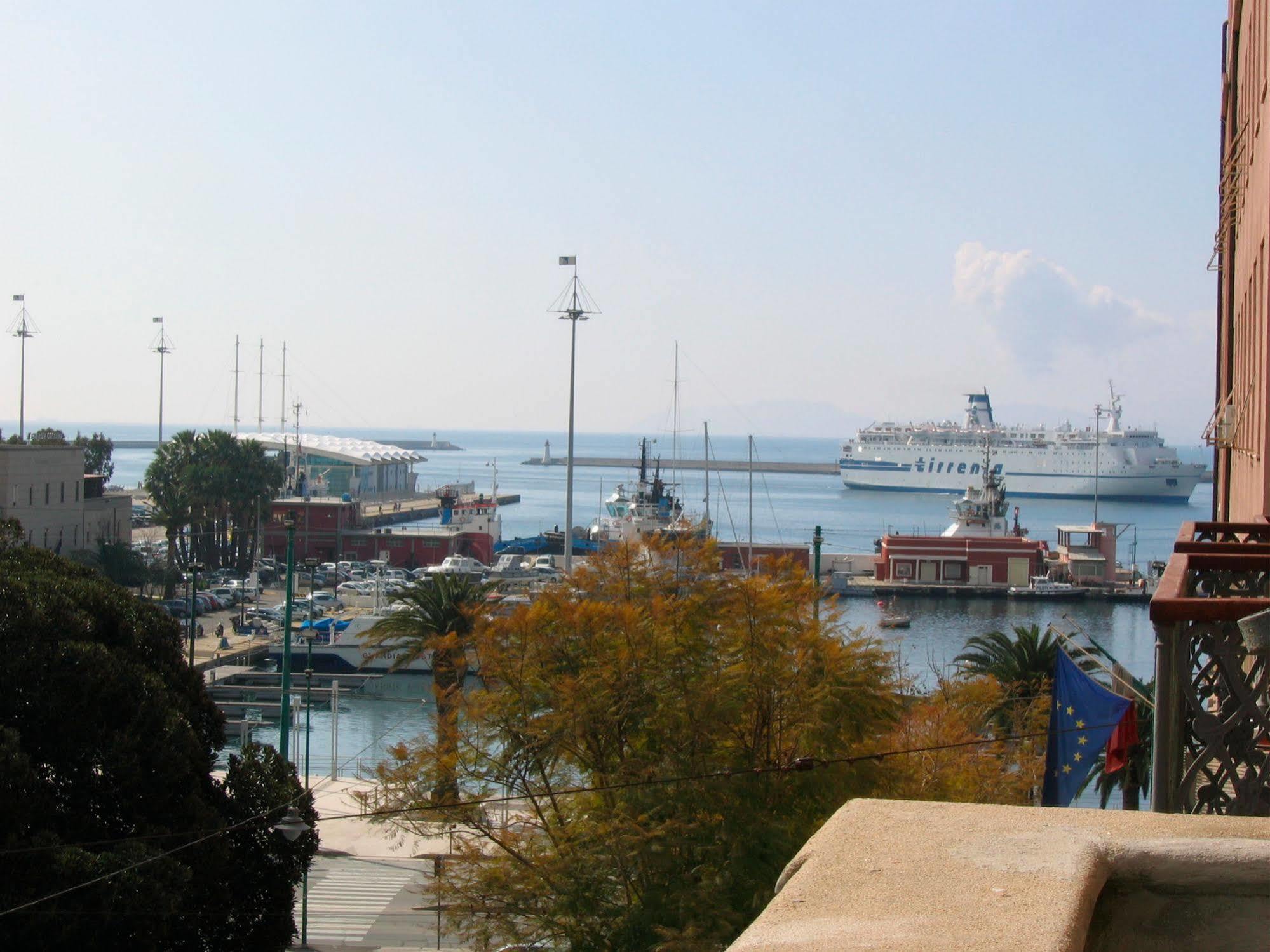 Hotel Ca' Del Sol Cagliari Esterno foto